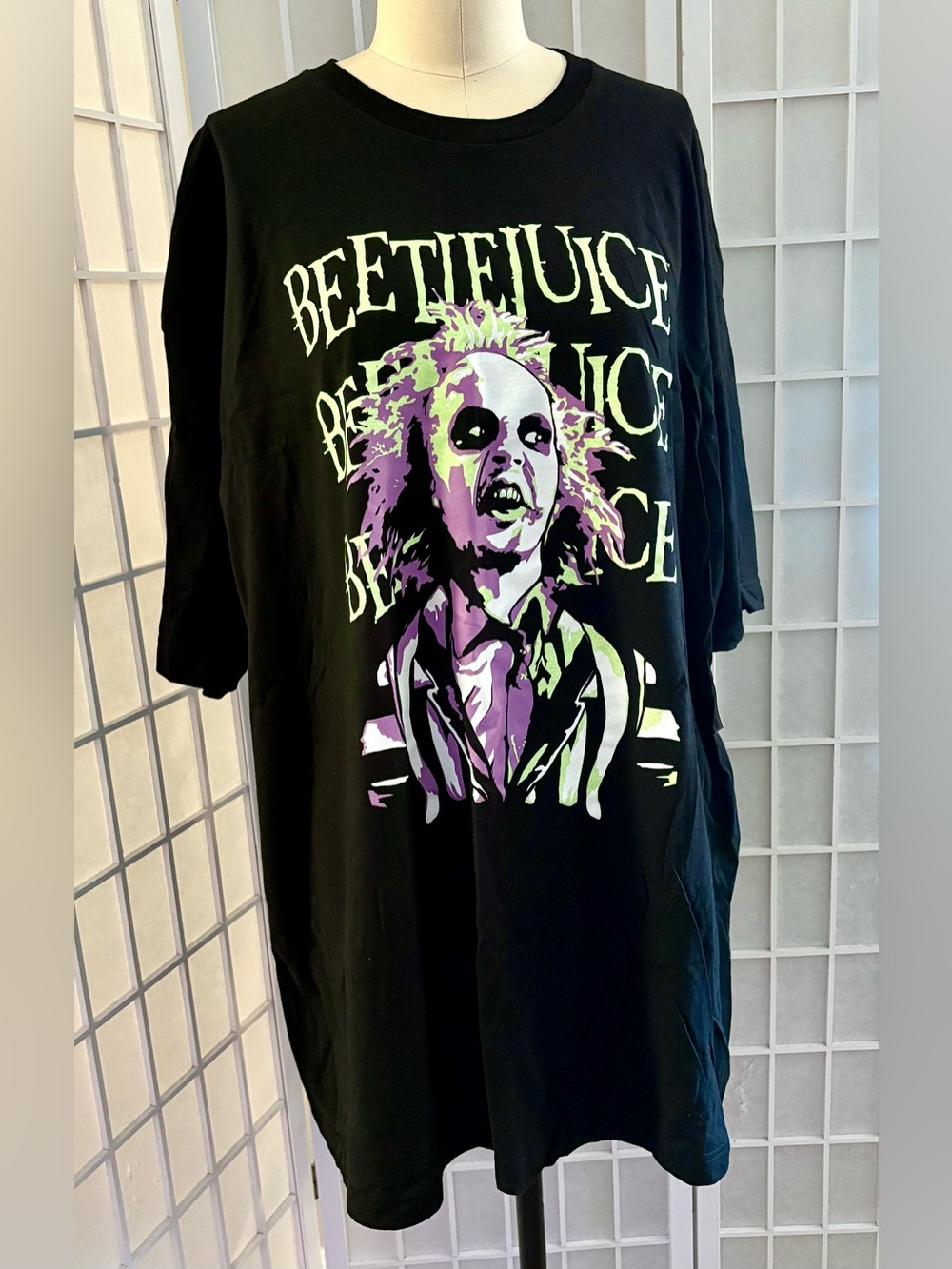 Beetlejuice Graphic Tee XL